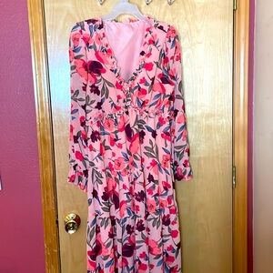 TikTok shop size M 100% polyester flowy floral dress